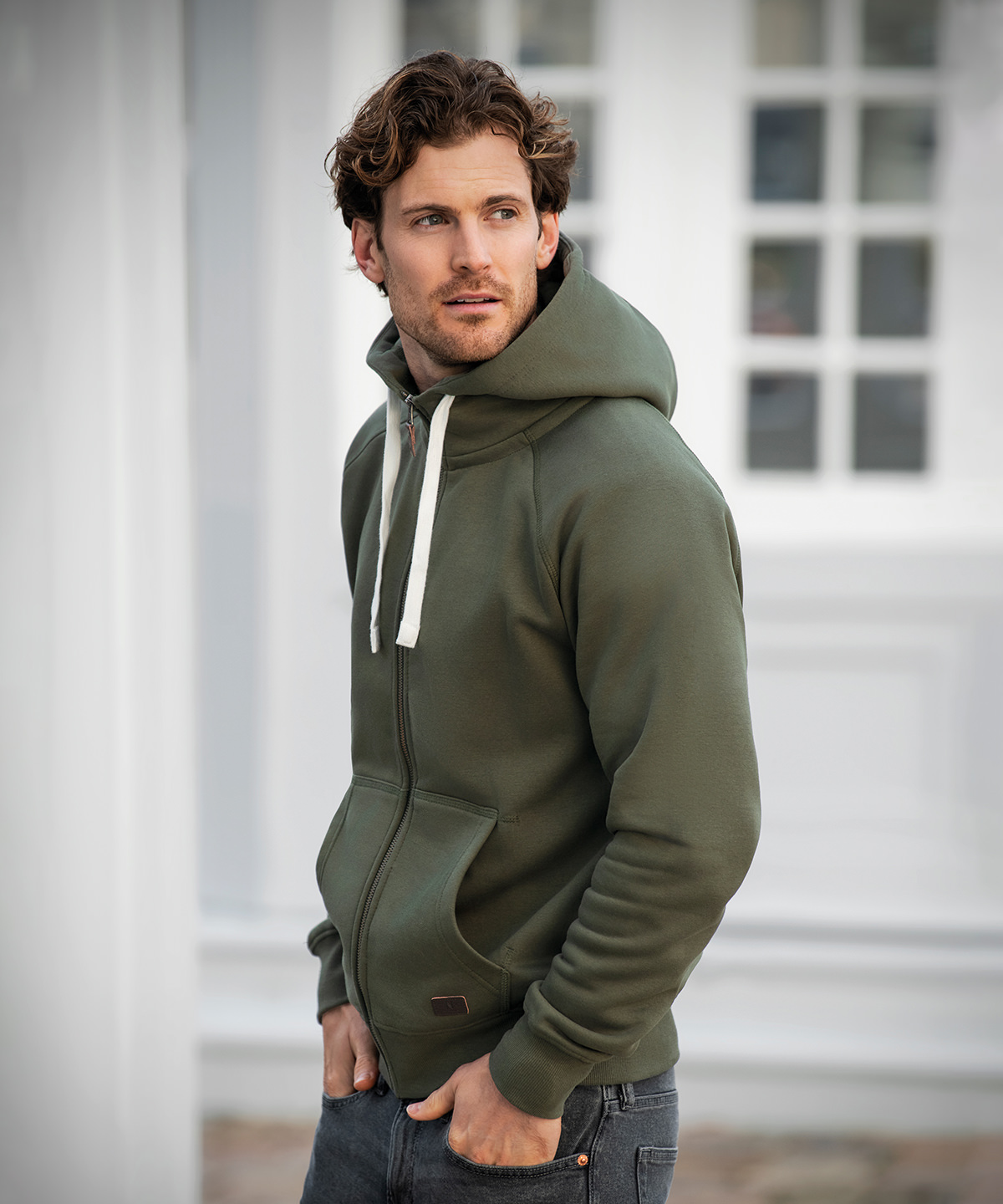 Williamsburg fashionable hooded sweatshirt