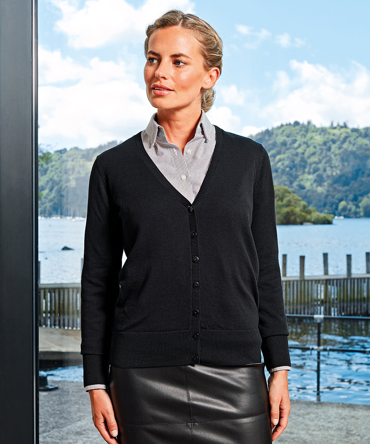 Women’s button-through knitted cardigan 1 Women's button-through knitted cardigan